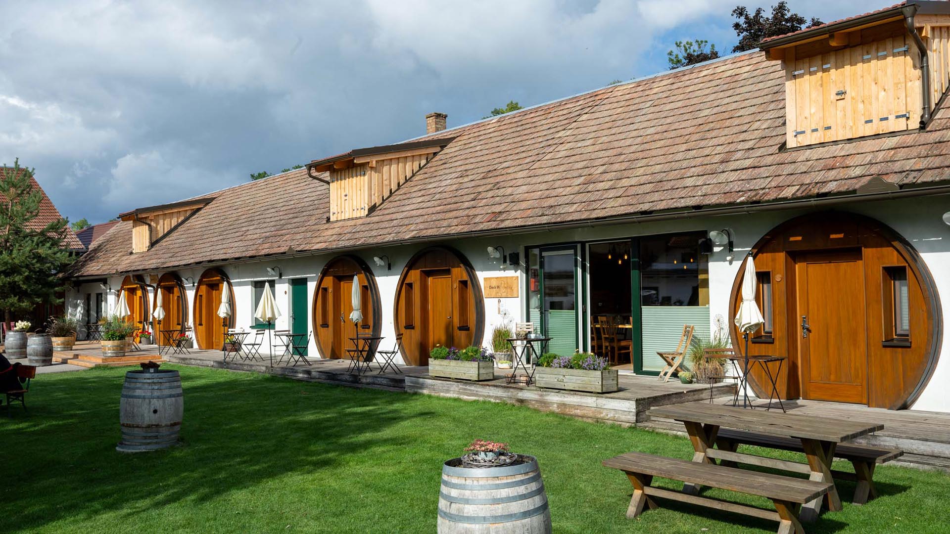 2 Tag(e) Männer Urlaub in der Weinfass Suite für 2 (1 Nacht) inkl. Frühstück Unkategorisiert online kaufen 2 Tag(e) Männer Urlaub in der Weinfass Suite für 2 (1 Nacht) inkl. Frühstück Unkategorisiert online kaufen