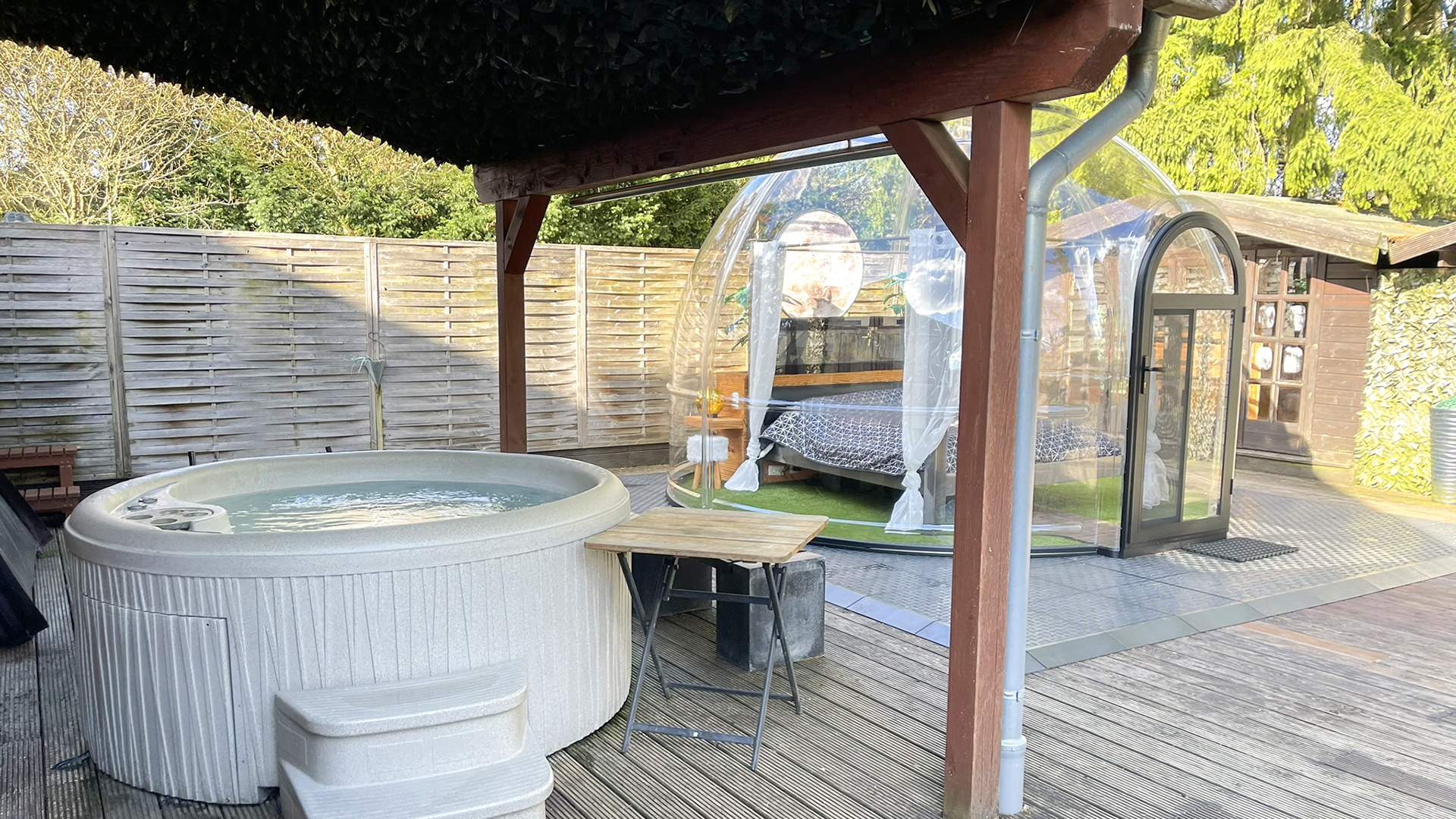 Bubble Hotel mit Apartment und Whirlpool Raum Gerolstein für 2 (1 Nacht) in Orlenbach Unkategorisiert online kaufen