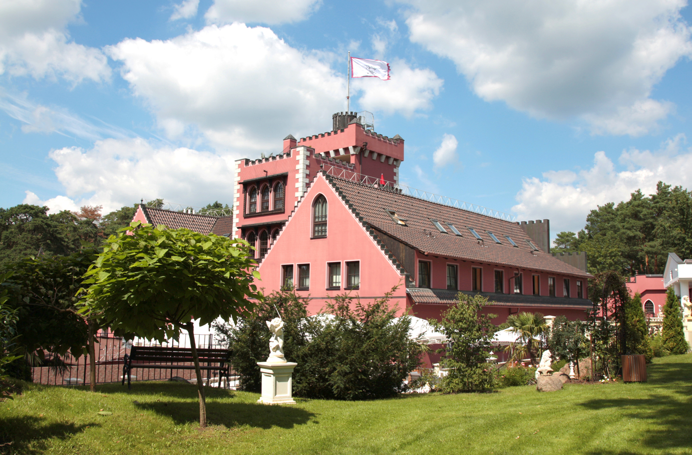 Golf-Urlaub im Burghotel in Brandenburg für 2 in Strausberg inkl. Halbpension Unkategorisiert online kaufen Golf-Urlaub im Burghotel in Brandenburg für 2 in Strausberg inkl. Halbpension Unkategorisiert online kaufen