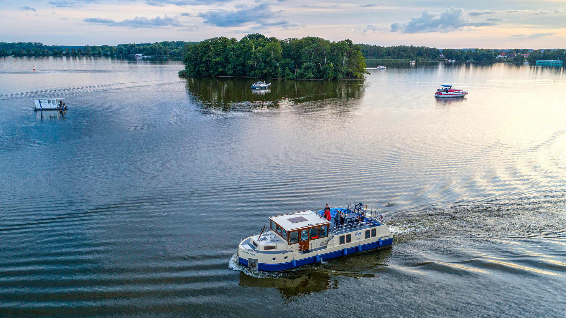 Hausboot-Übernachtung Rechlin für 5 (4 Nächte) in Rechlin (Müritz) inkl. Halbpension Unkategorisiert online kaufen Hausboot-Übernachtung Rechlin für 5 (4 Nächte) in Rechlin (Müritz) inkl. Halbpension Unkategorisiert online kaufen